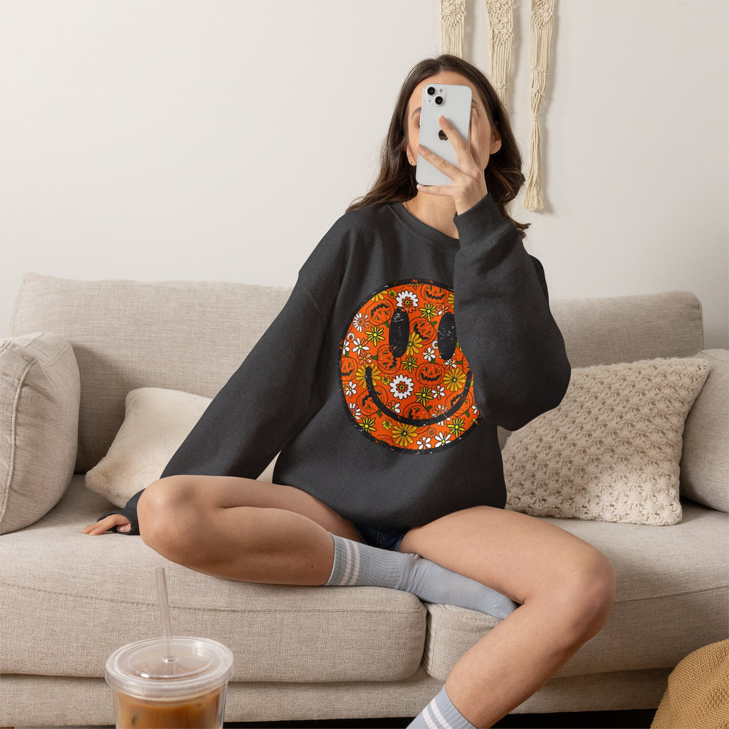 Retro Halloween Smiley Sweatshirt 🎃🌼
