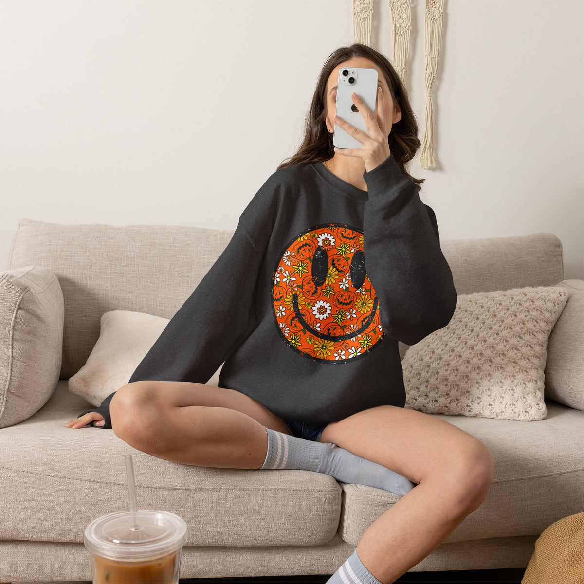 Retro Halloween Smiley Sweatshirt 🎃🌼