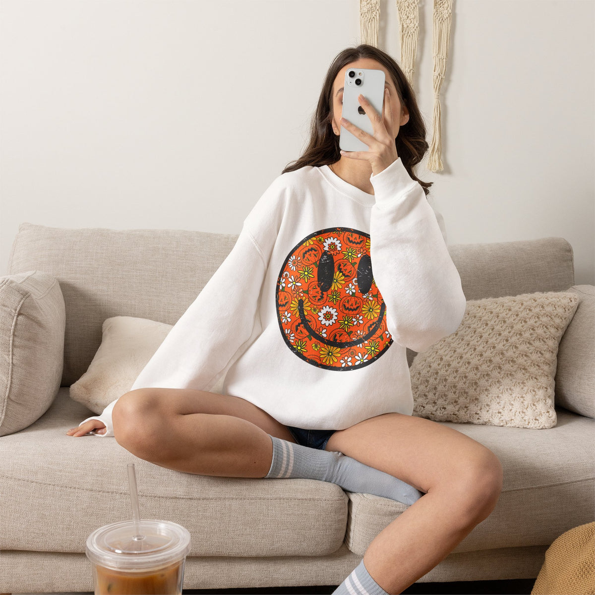 Retro Halloween Smiley Sweatshirt 🎃🌼