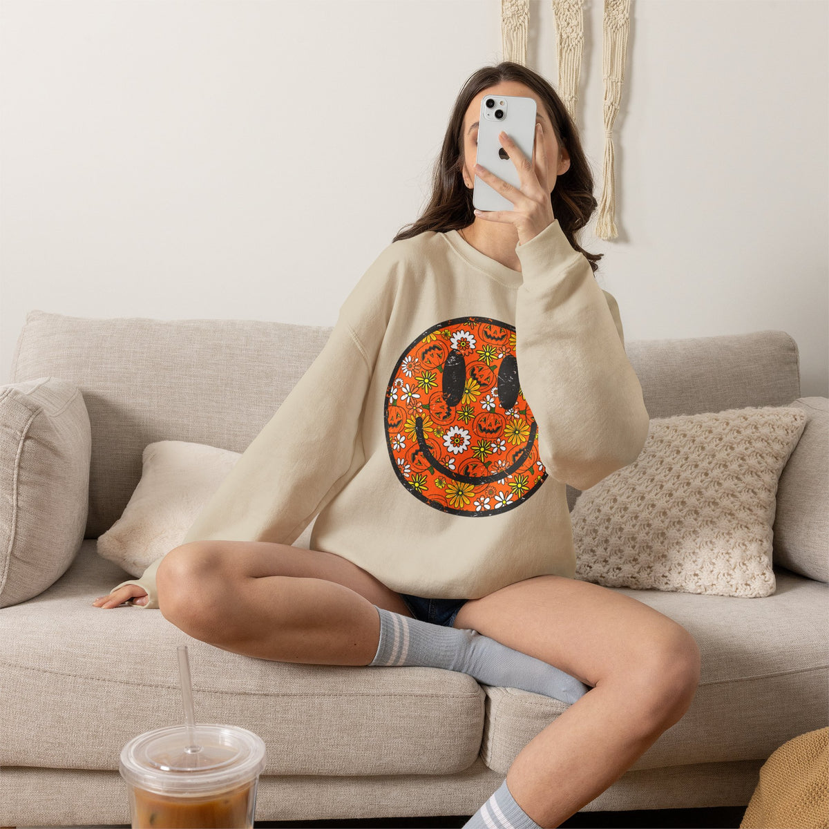 Retro Halloween Smiley Sweatshirt 🎃🌼