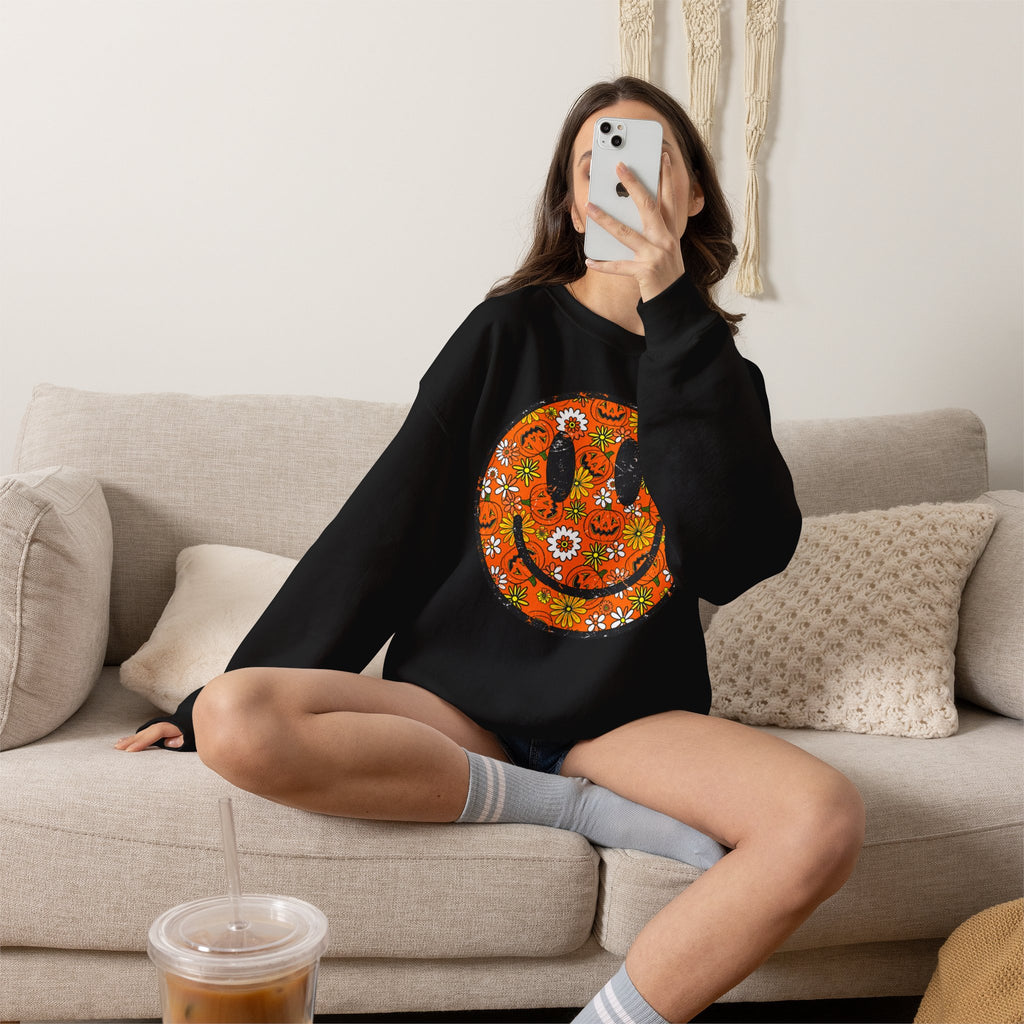 Retro Halloween Smiley Sweatshirt 🎃🌼