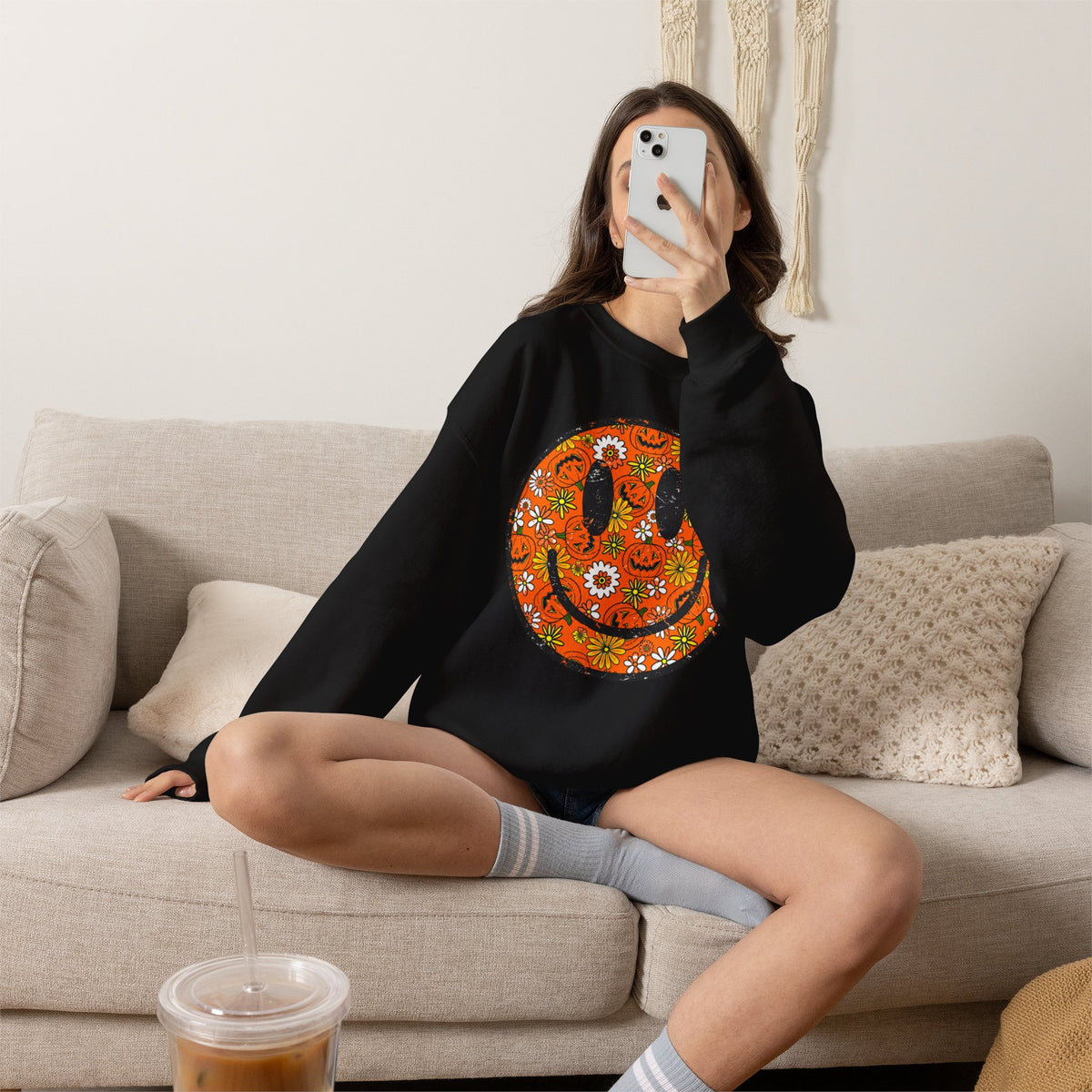 Retro Halloween Smiley Sweatshirt 🎃🌼